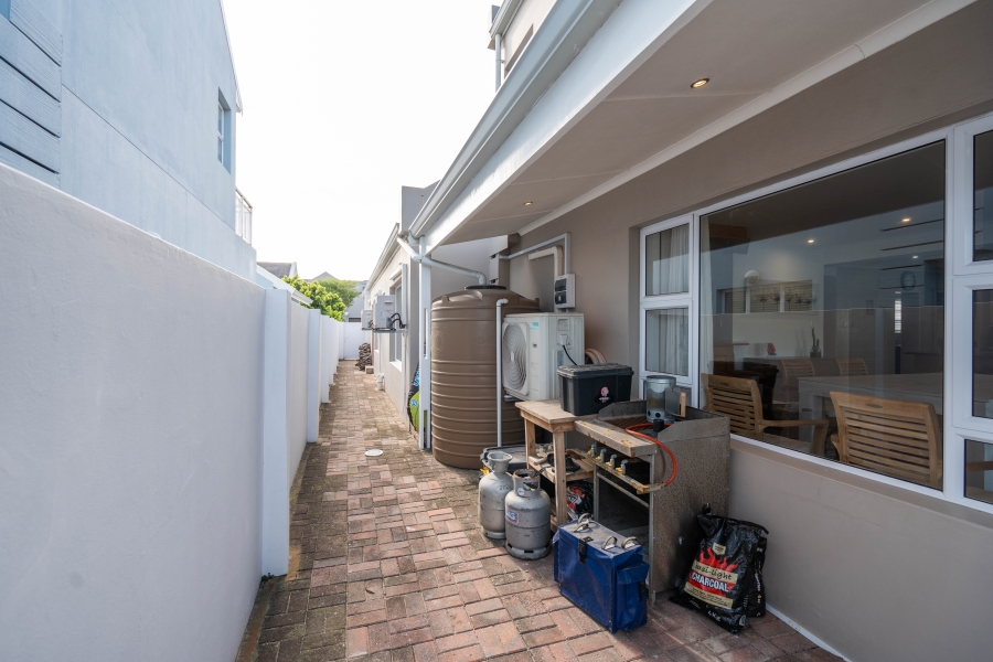 6 Bedroom Property for Sale in Royal Alfred Marina Eastern Cape